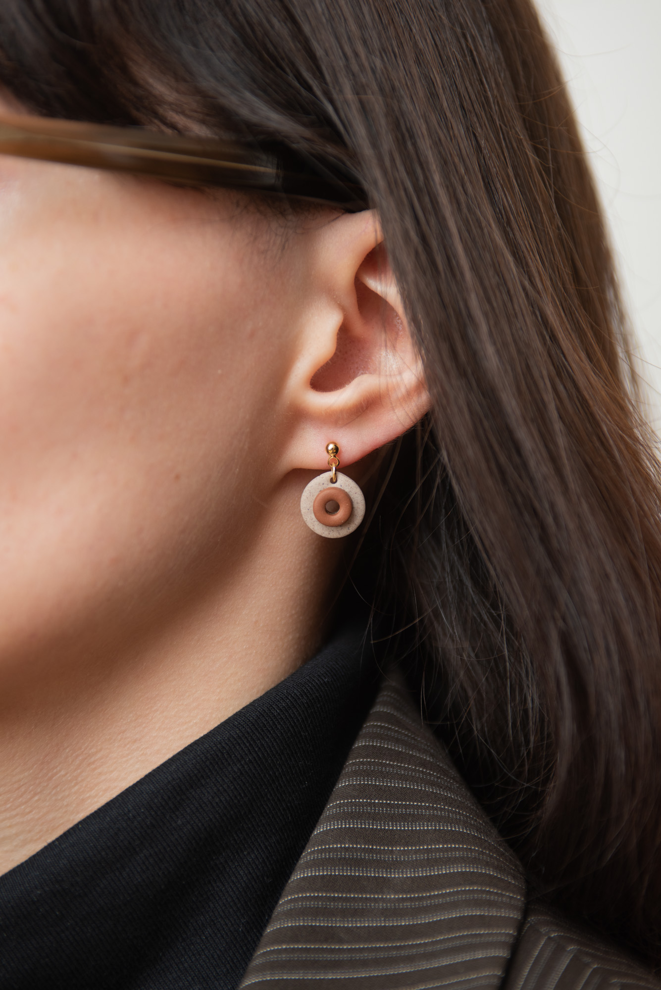 Handmade Jewelry Maleni Atelier Earrings Cinnamon Mini Double Circle Gold Pins