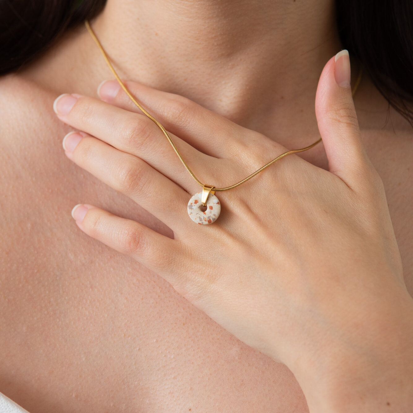 Handmade Jewelry Maleni Atelier Necklace Cinnamon Ginger Spice Mix Terrazzo Mini Circle Gold Chain Pendant