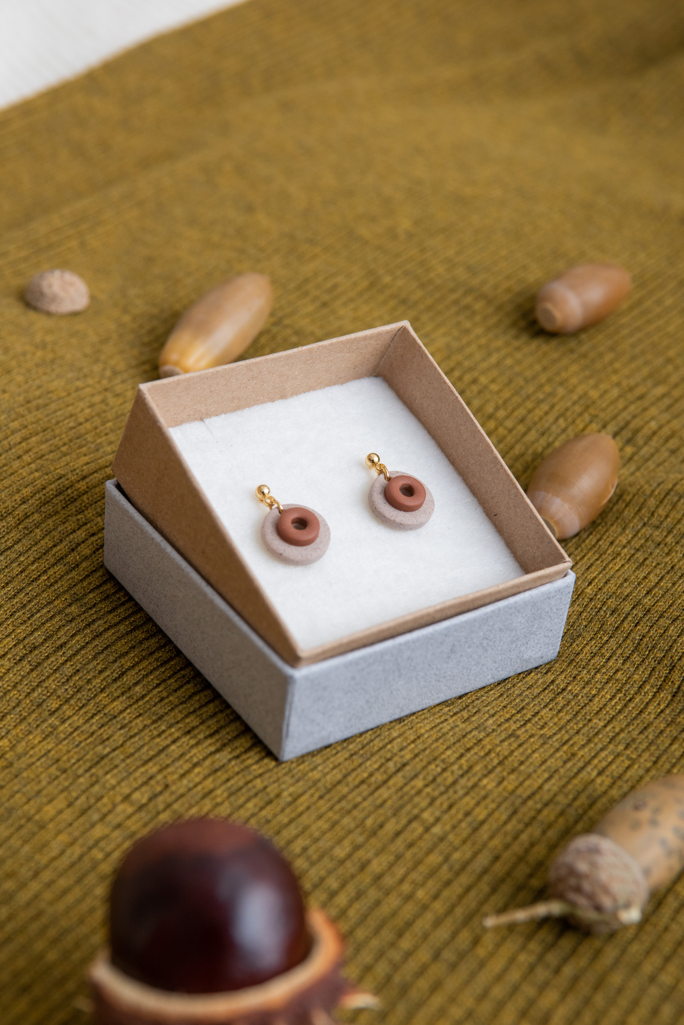 Handmade Jewelry Maleni Atelier Earrings Cinnamon Mini Double Circle Gold Pins