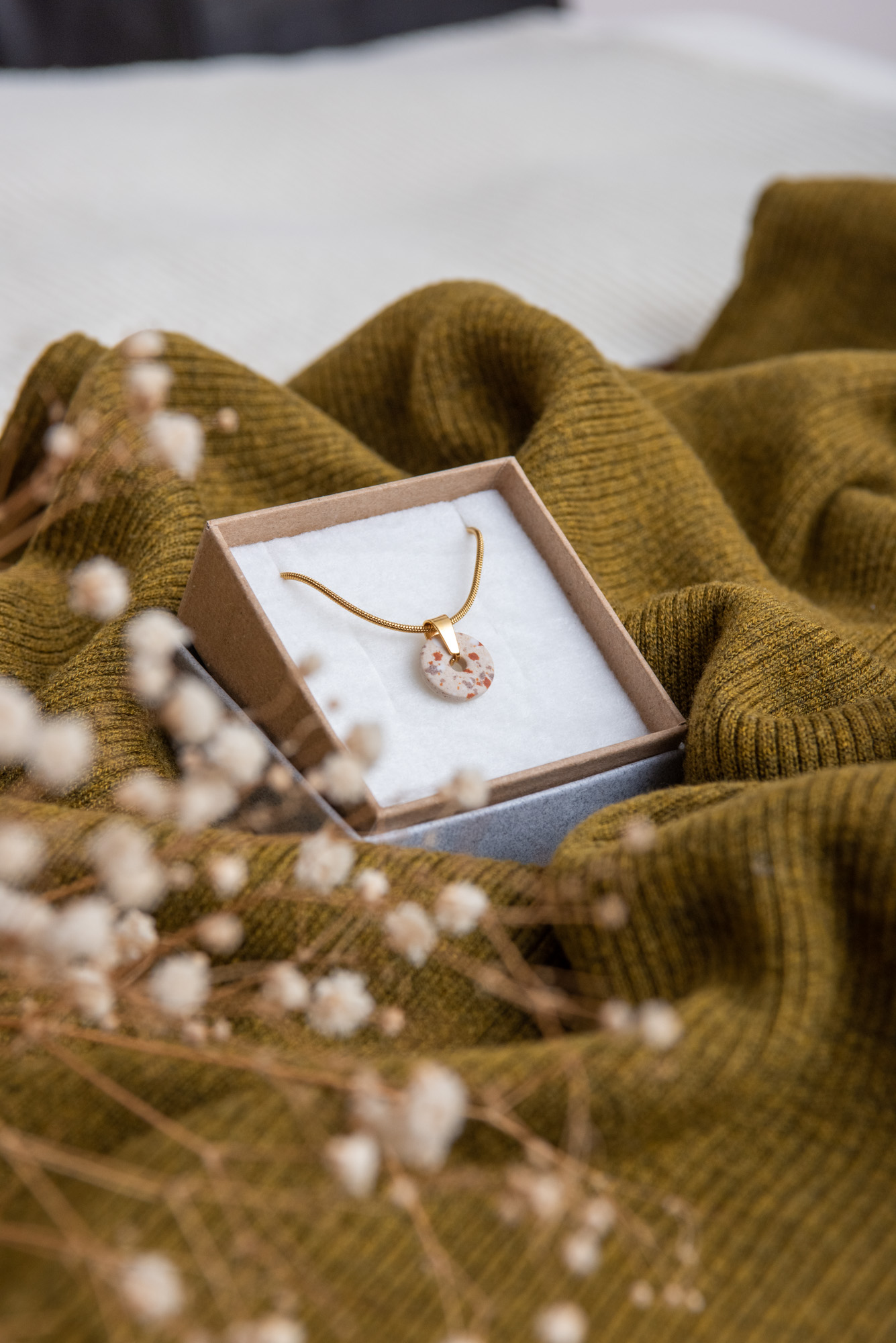Handmade Jewelry Maleni Atelier Necklace Cinnamon Ginger Spice Mix Terrazzo Mini Circle Gold Chain Pendant
