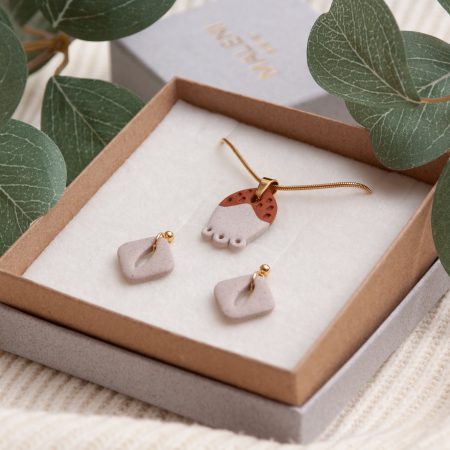 Handmade Jewelry Maleni Atelier Necklace Cinnamon Brown Tulip Shape Gold Chain Pendant with Earrings Cinnamon Light Gray Square with Ellipse hole Gold Ear Pins
