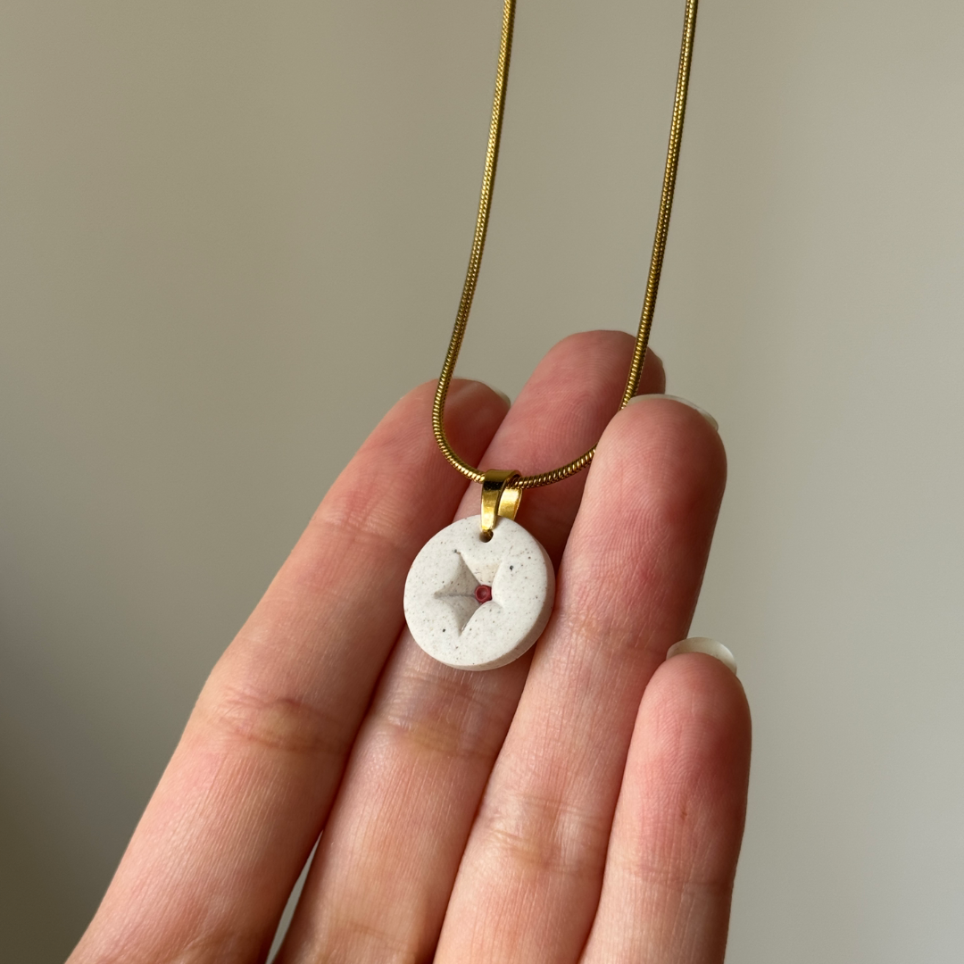 Handmade Jewelry Maleni Atelier Necklace White round indent necklace with cinnamon red dot