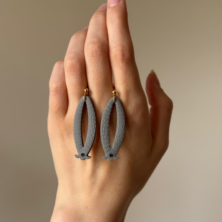Handmade Jewelry Maleni Atelier Ellipse grey textured earrings with cinnamon black dot