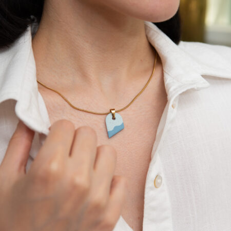 Handmade Jewelry Maleni Atelier Blue asymmetric wave necklace with cinnamon