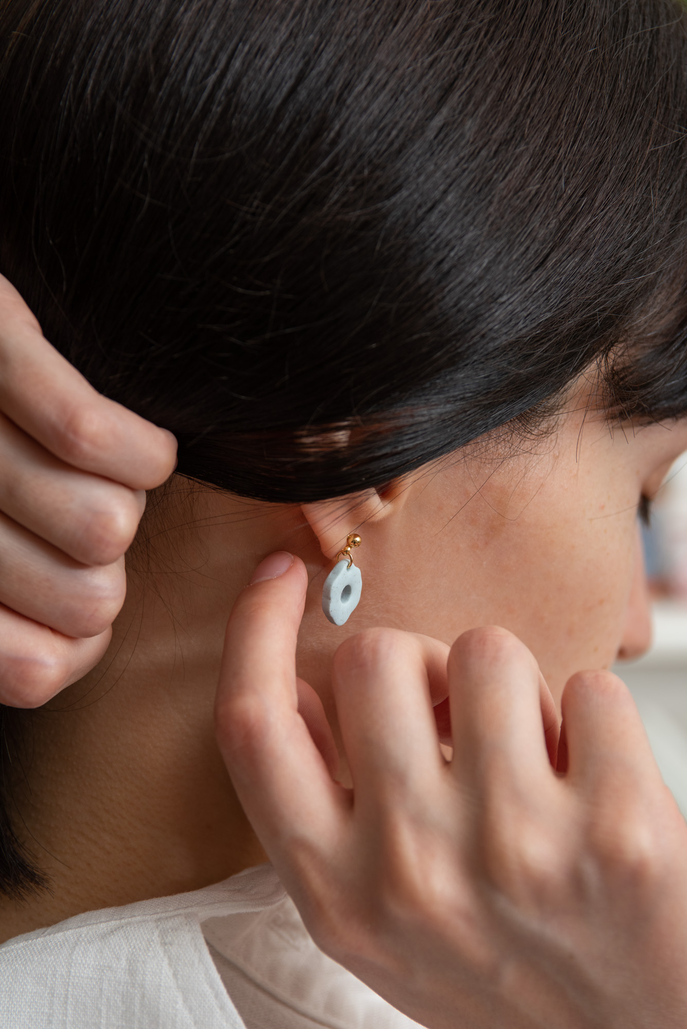 Handmade Jewelry Maleni Atelier Light blue organic earrings with cinnamon