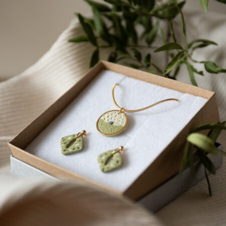 Handmade Jewelry Maleni Atelier Set green round textured necklace with cinnamon blue dot and green rhombus earrings