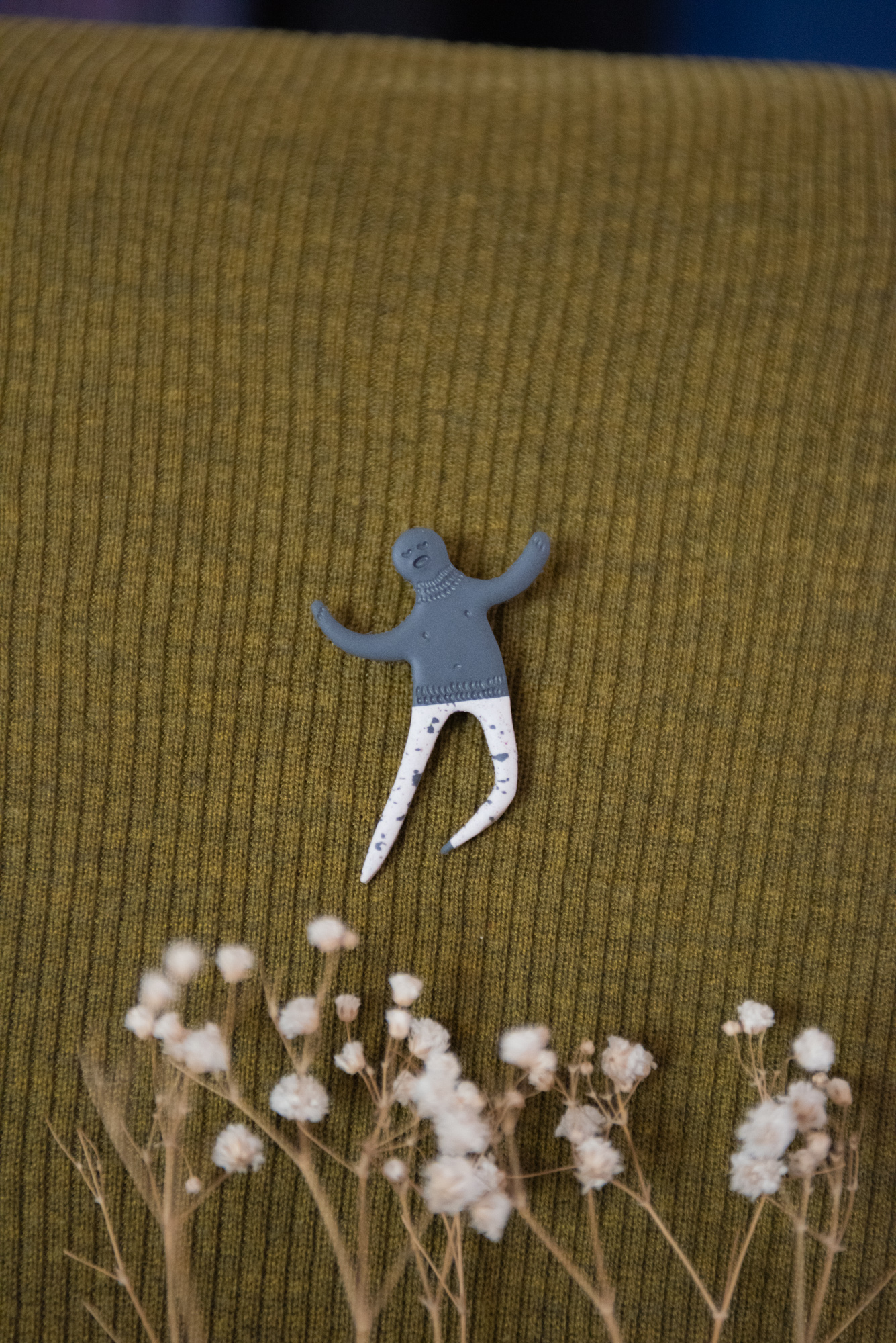 Handmade Jewelry Maleni Atelier Brooch Singing Shadow